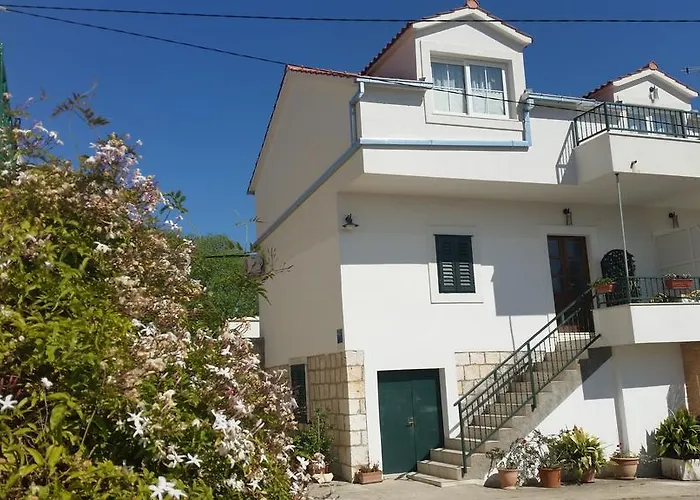Viktorija Apartment *